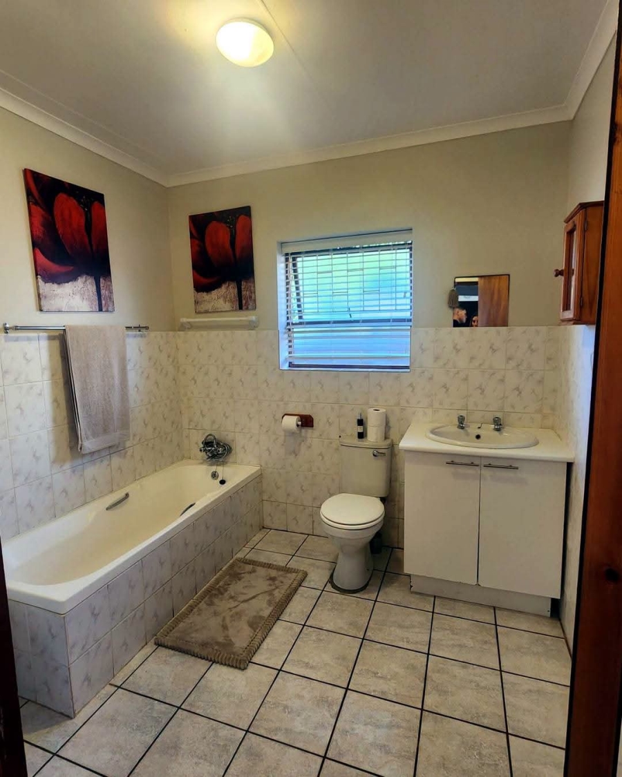 3 Bedroom Property for Sale in Tergniet Western Cape